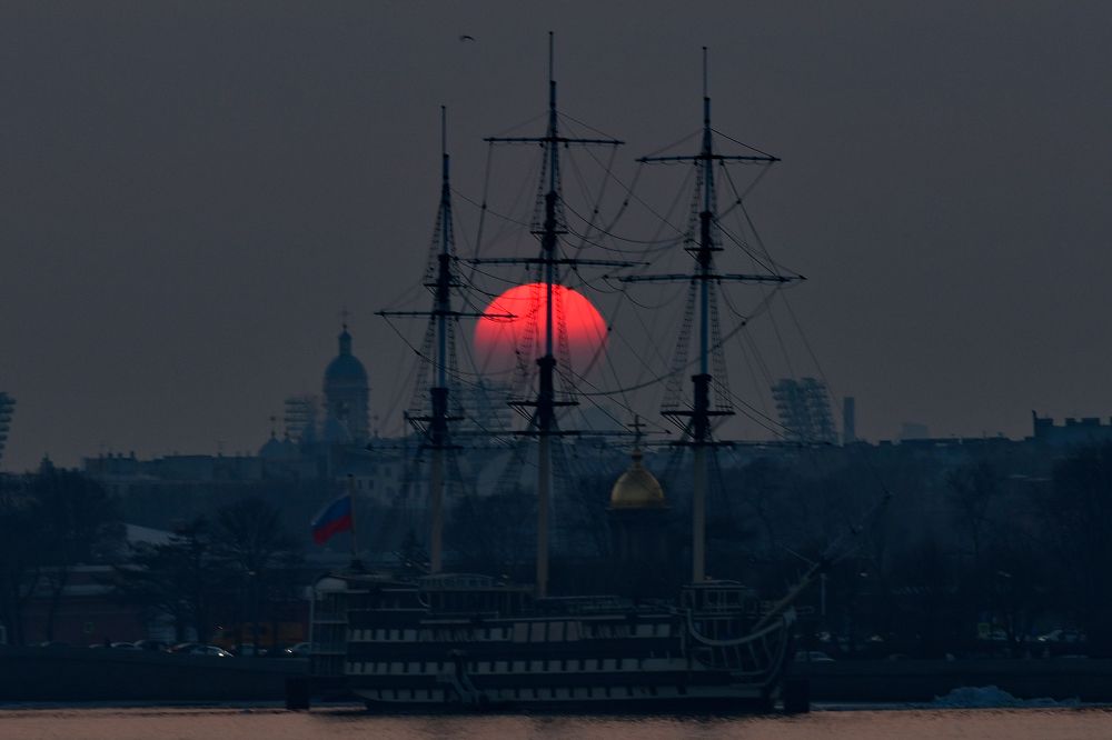 Ванты, мачты и закат