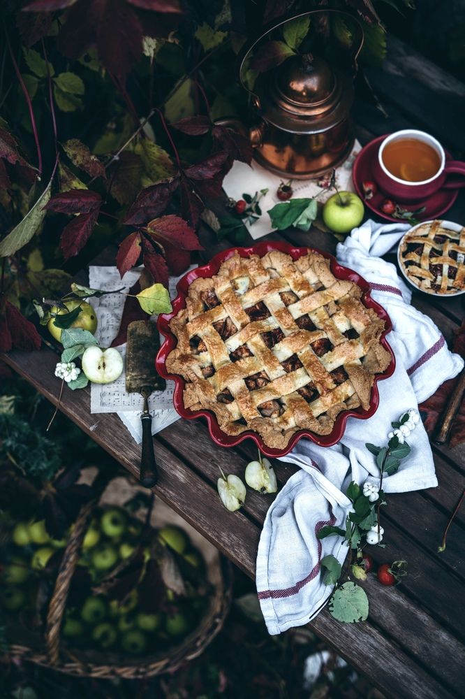 Осенний бранч в саду