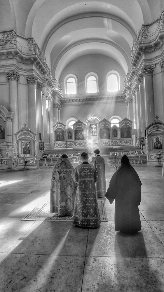 Праздничные службы.