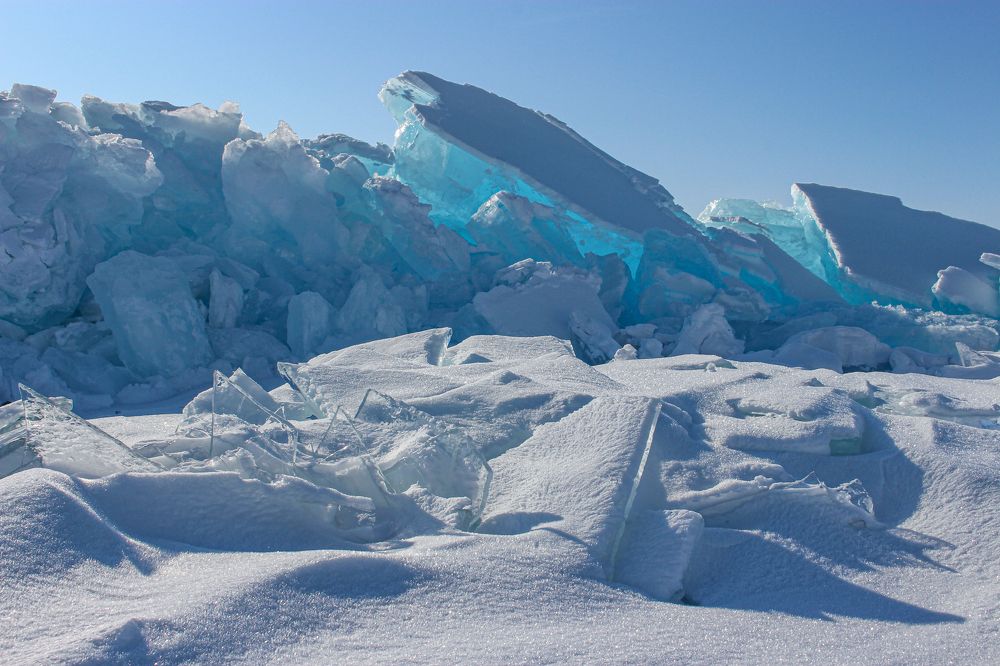 голубой лед Байкала
