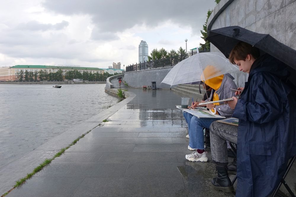 ПЛЕНЭР ПОД ДОЖДЁМ…
