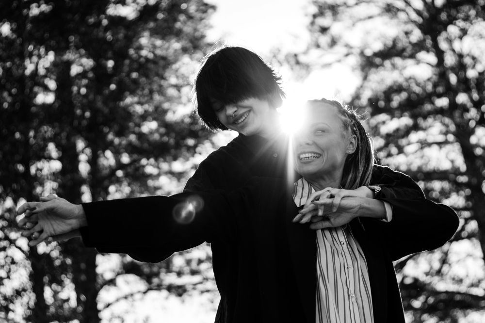 Свет между нами