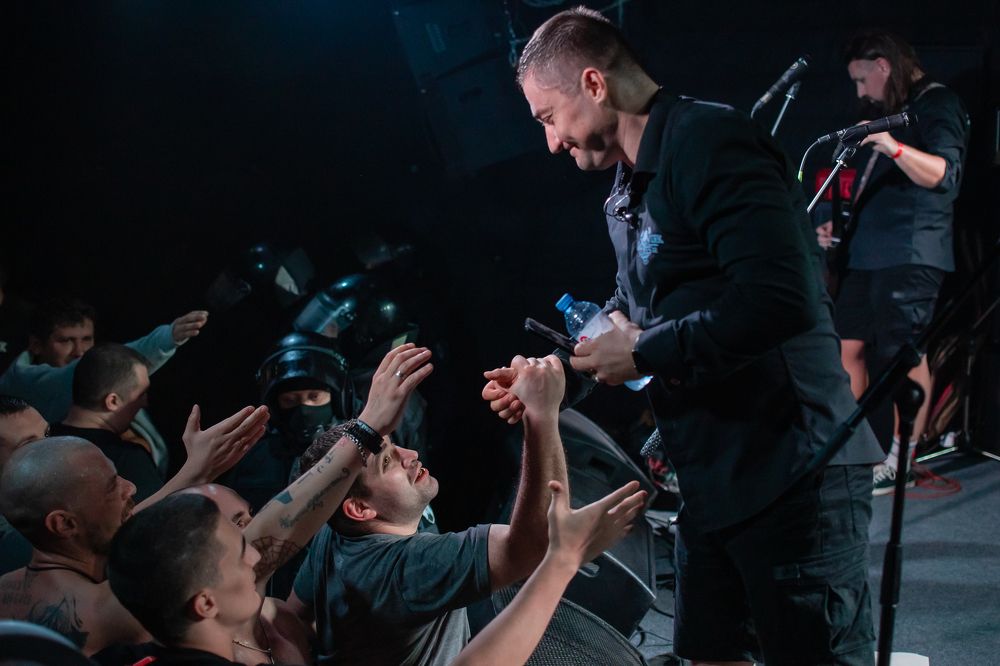 Поклонники.