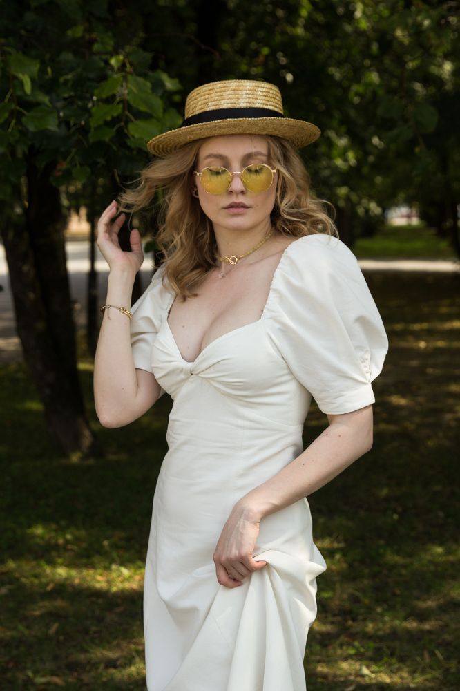 В аллее парка