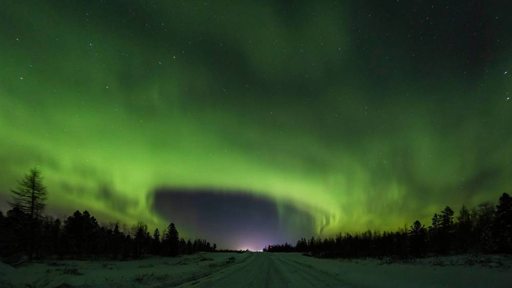 Зеленый небесный огонь