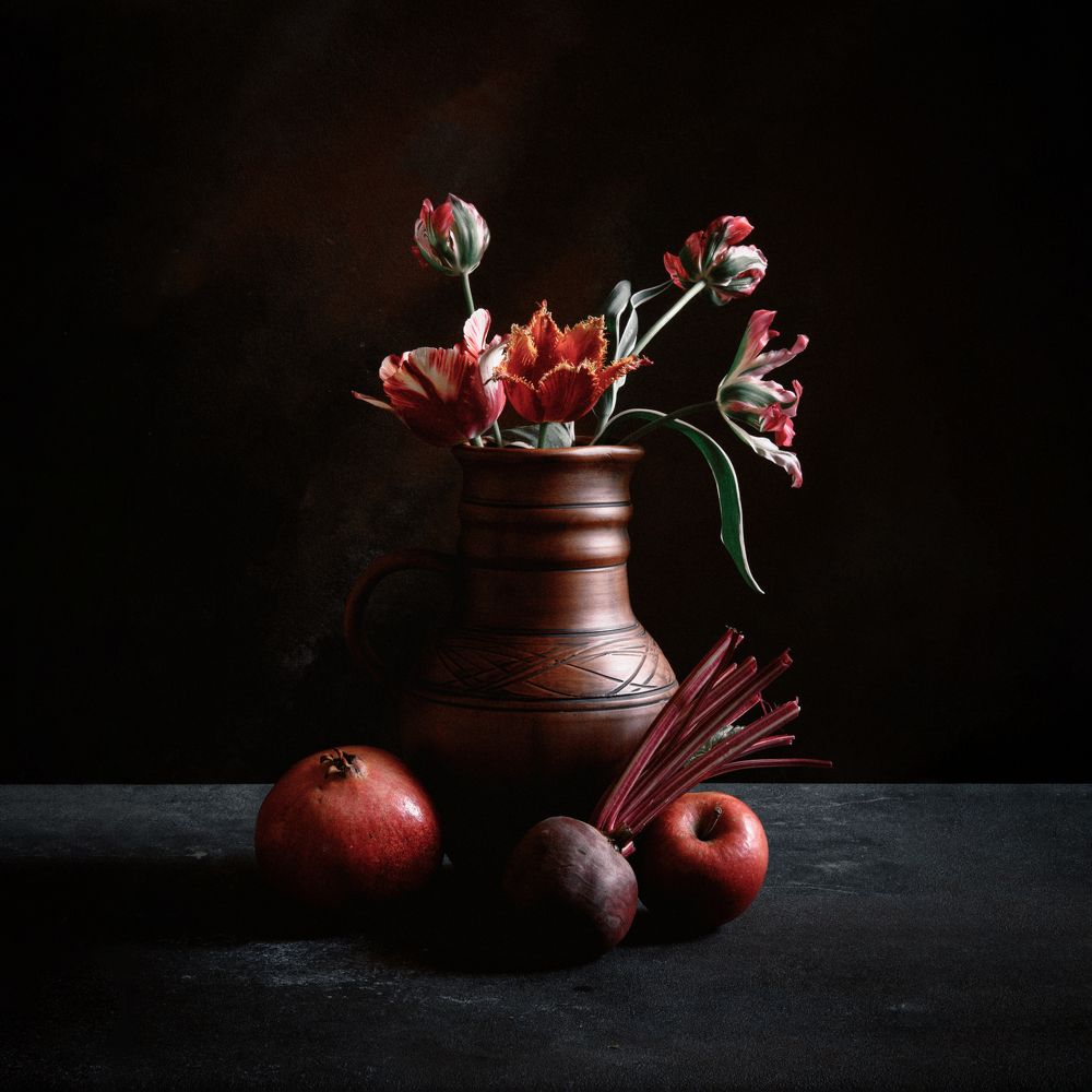 Натюрморт с тюльпанами