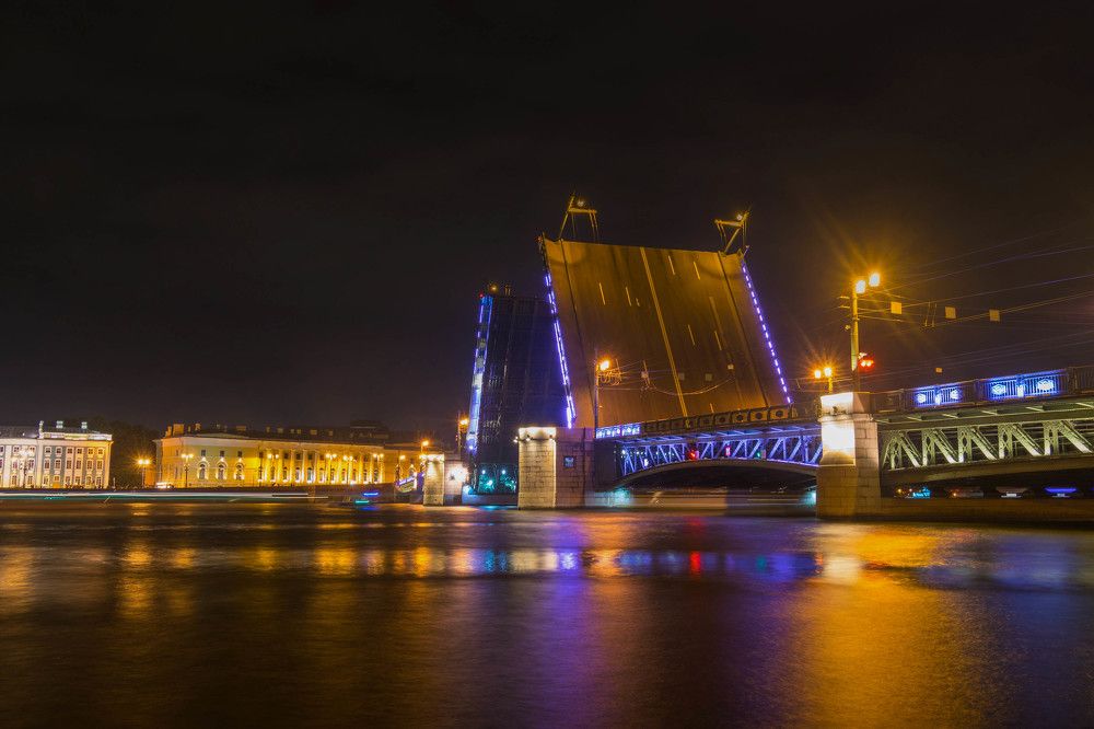 Ночной мост.
