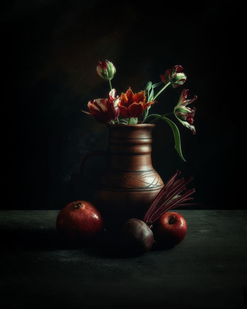 Натюрморт с тюльпанами