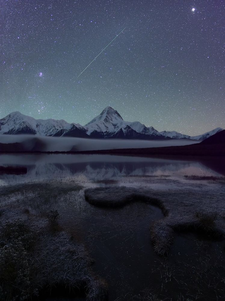 Orionid meteor on Gonggar