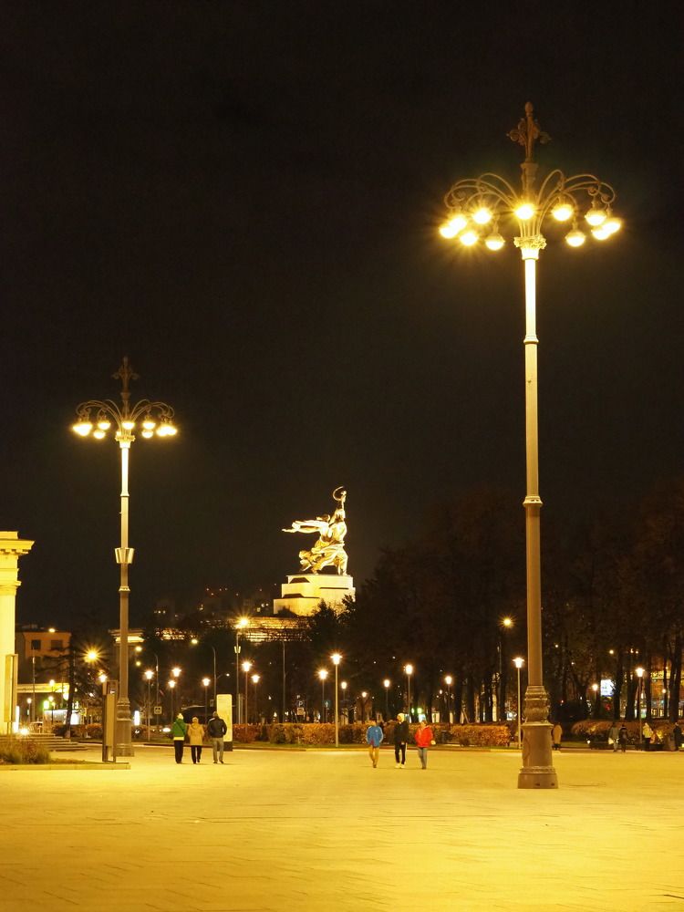 Оранжевая ночь. ВДНХ.