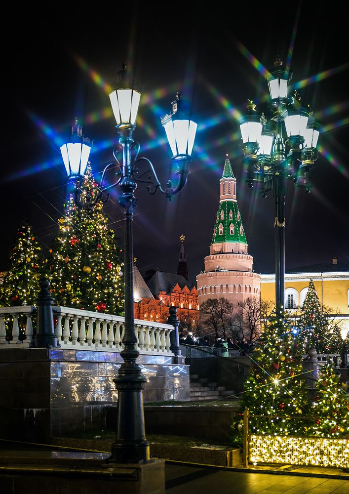 А из нашего окна..