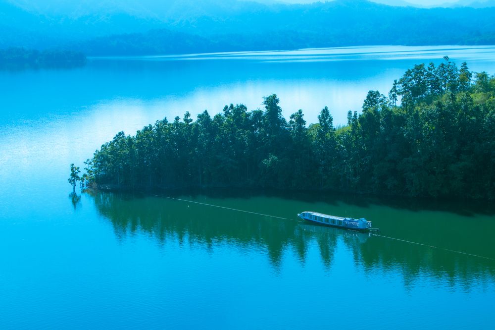 Photograph by Htun Linn Satt