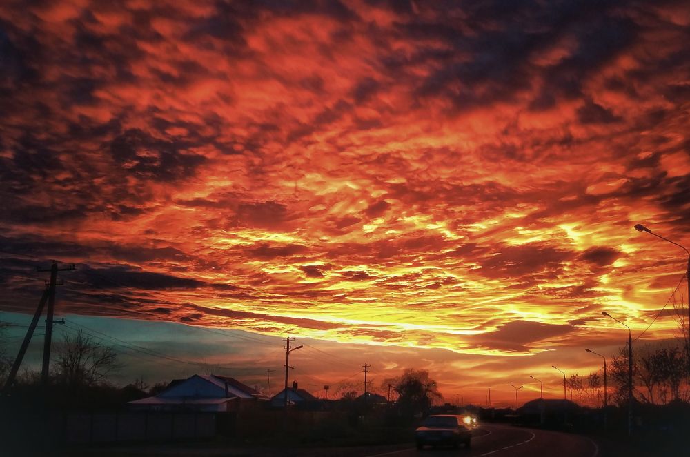 "В сто сорок солнц закат пылал"