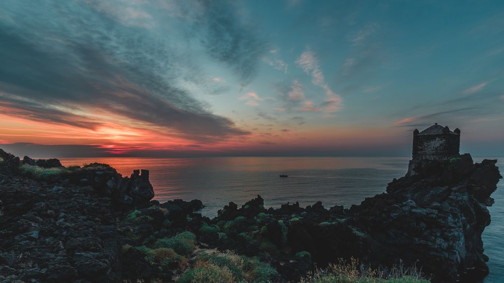 Photograph by Dinesh Umagiliya