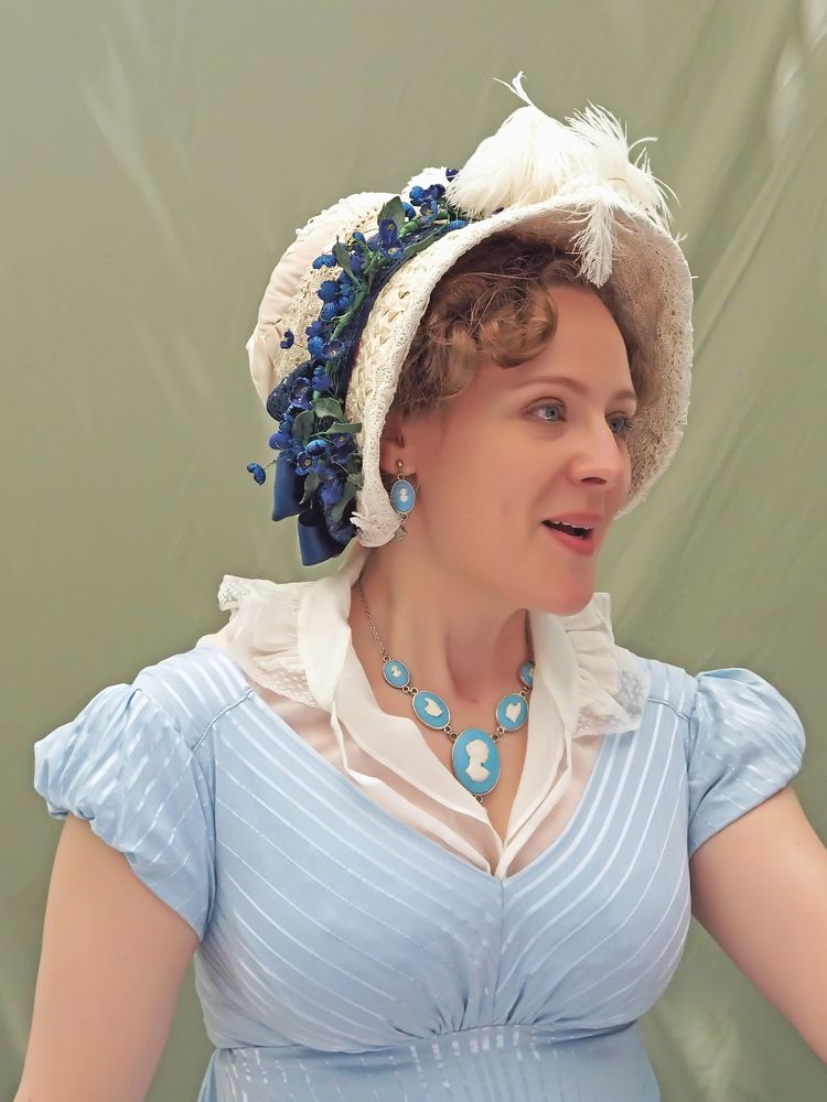 Дама в шляпке.