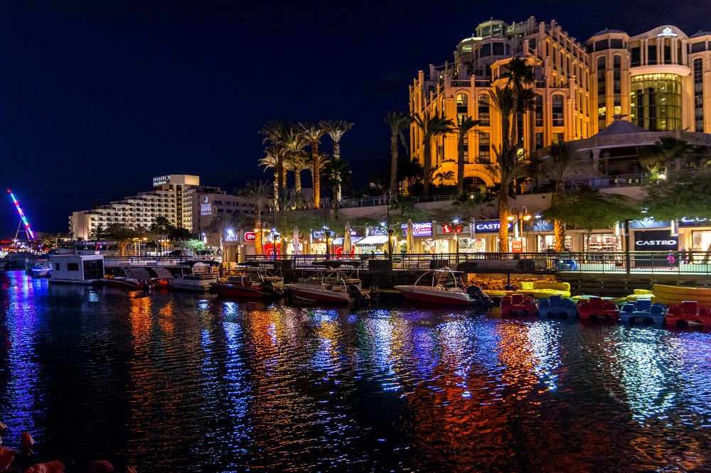 Отель у канала