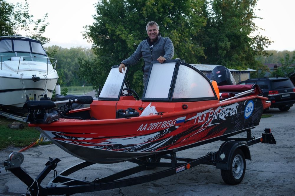 Человек и лодка