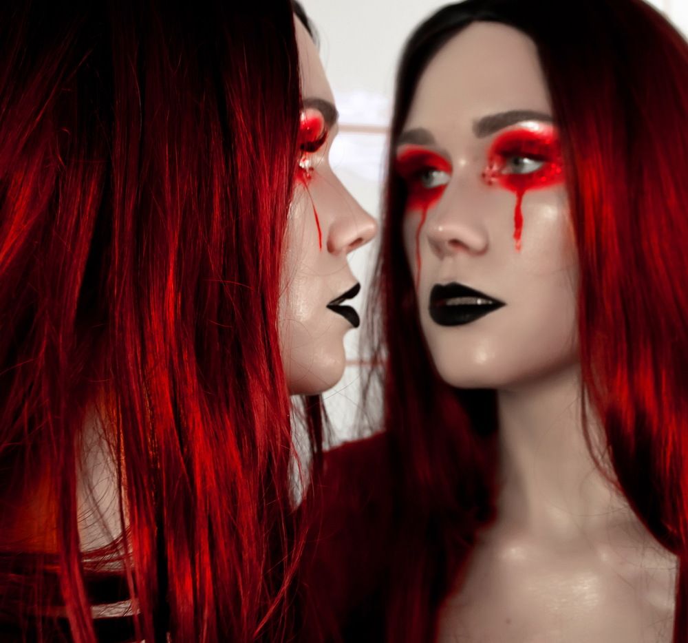 враг в отражении