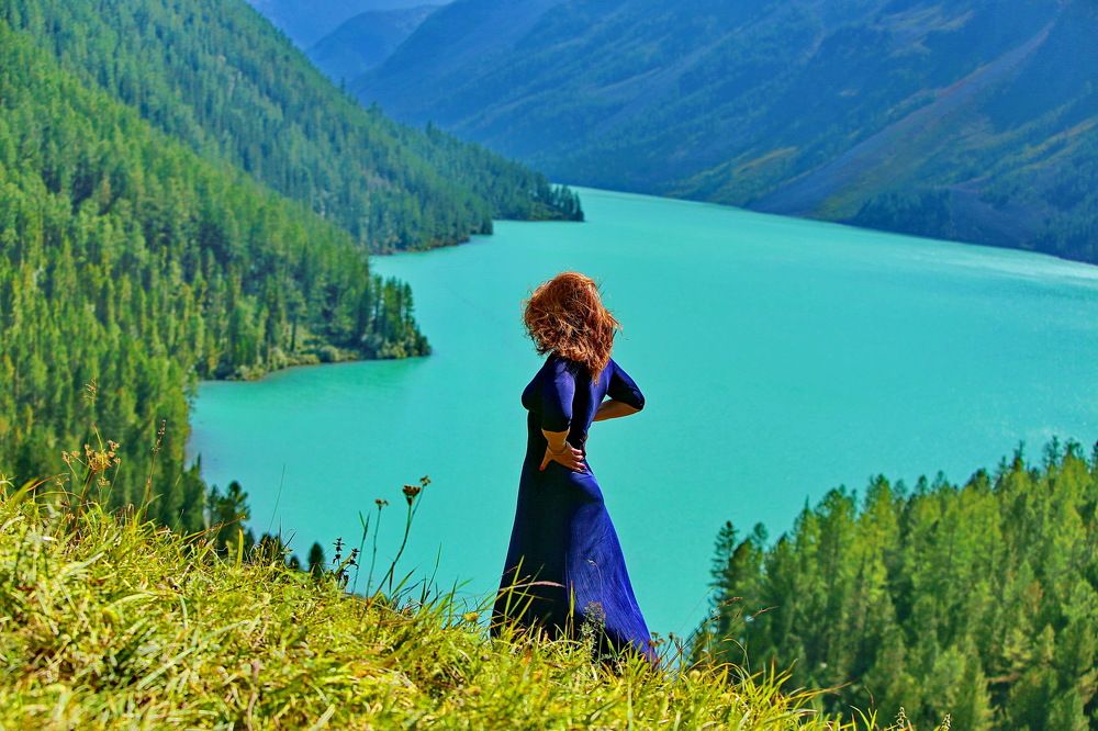 Три оттенка синего