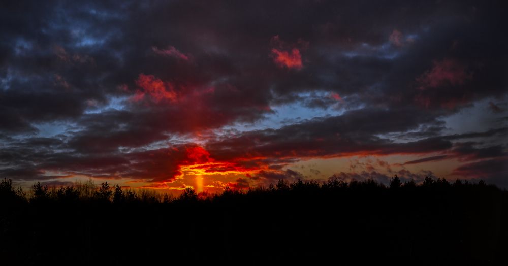 Солнце уходит.