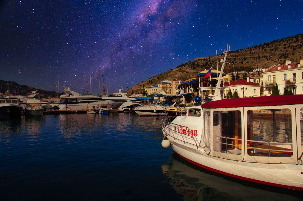 Photograph by  AlexSa