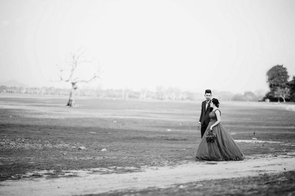 Sri lanka wedding couple