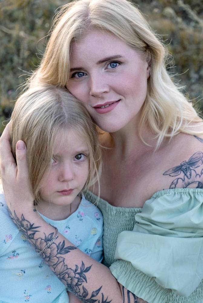 "Дочки-Матери"