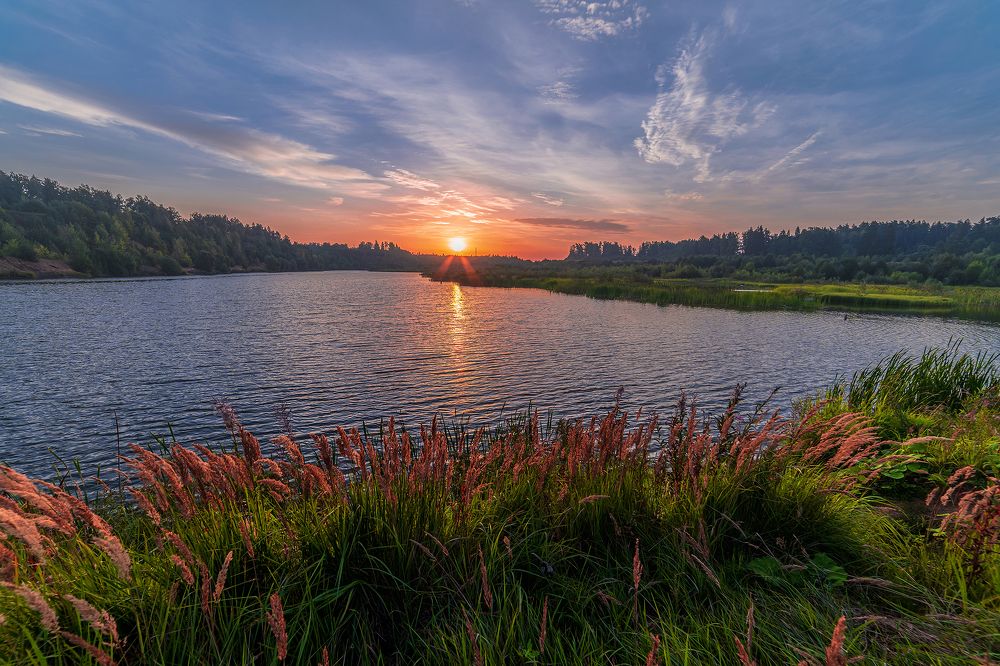 Восход над затопленным карьером