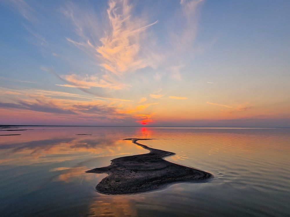 Закат на озере.