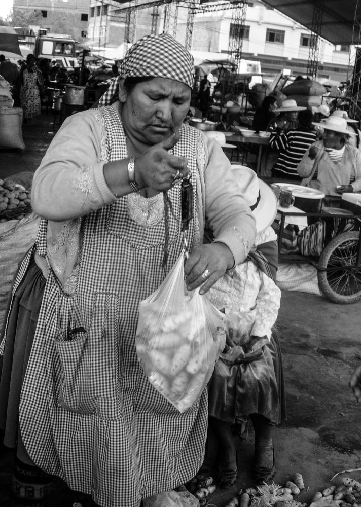 Vendedora Ambulante en Quillacollo
