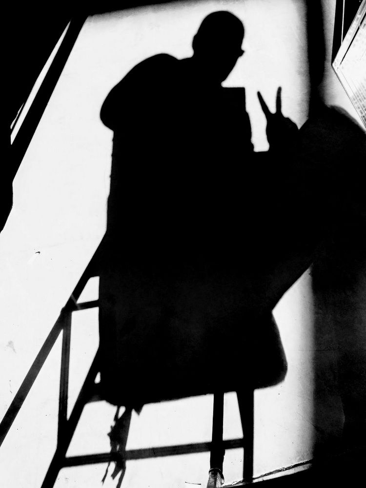 Courage on the interrogation chair