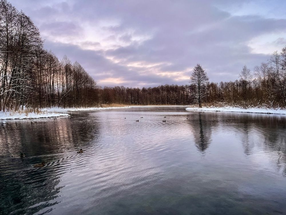 Голубое озеро зимой