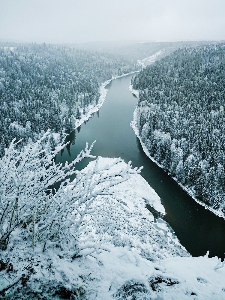 Первый снег на р. Усьва