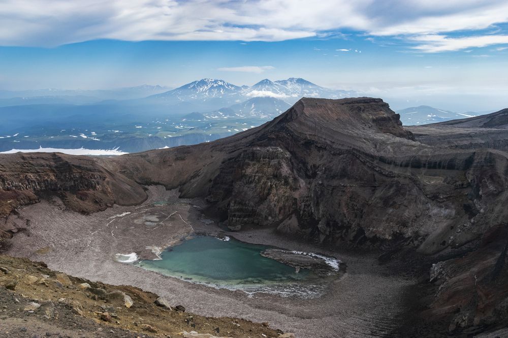 Холодное озеро вулкана Горелого