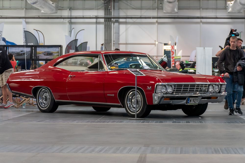 Photograph by Anton Leonchikov