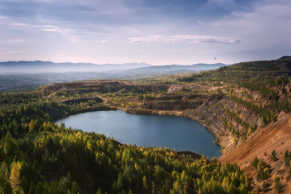 Озеро в заброшенном Гаевском карьере
