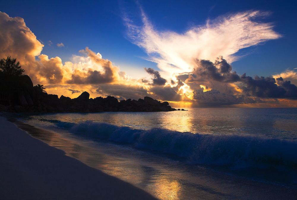 Рассвет на Сейшелах