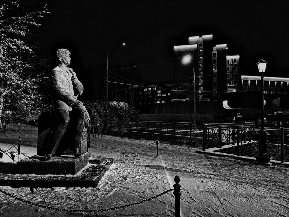 Сергей Есенин...Санкт-Петербург на улице Есенина...