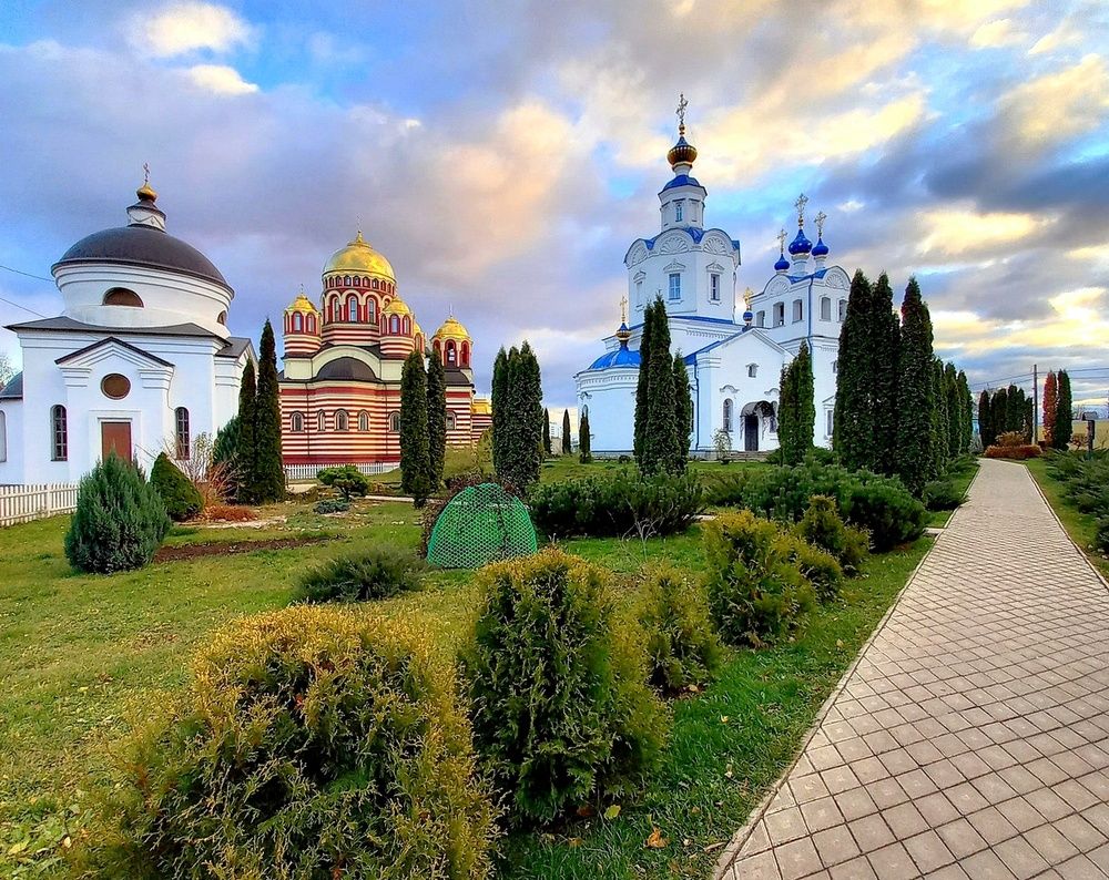 Мужской монастырь в Орле