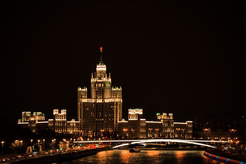 Высотка на Котельнической набережной.