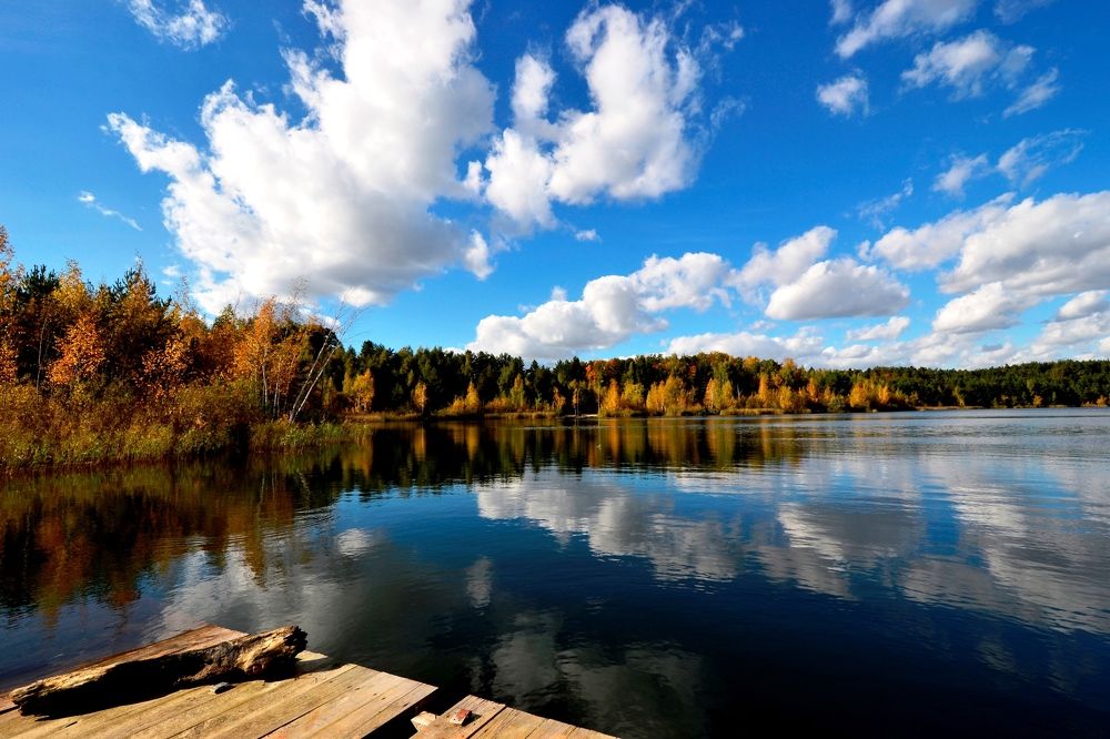 Осенний вид на озеро "Волкуша"