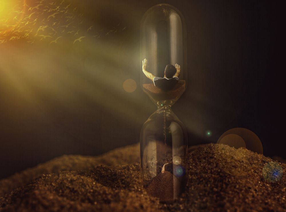 Время уходит, как жизнь.