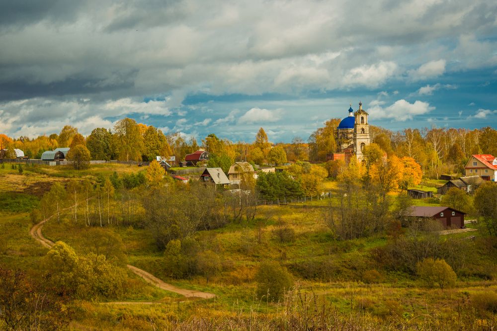 Осенний пейзаж в сельской местности