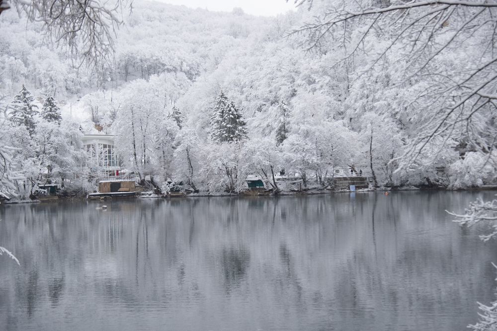 Голубое озеро