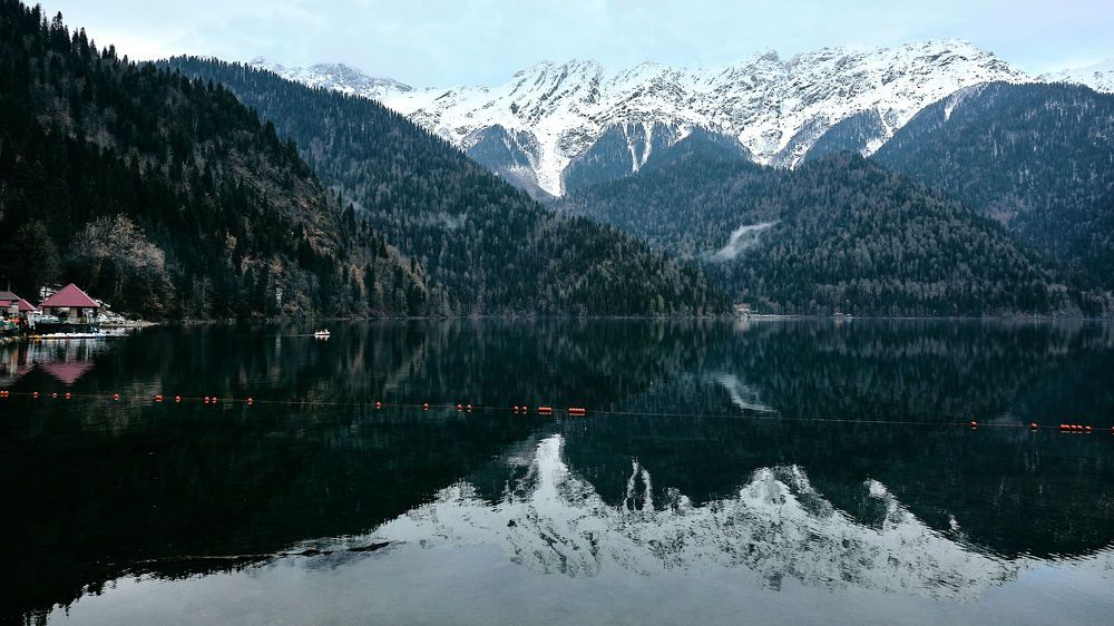 Озеро Рица, тёплый февраль