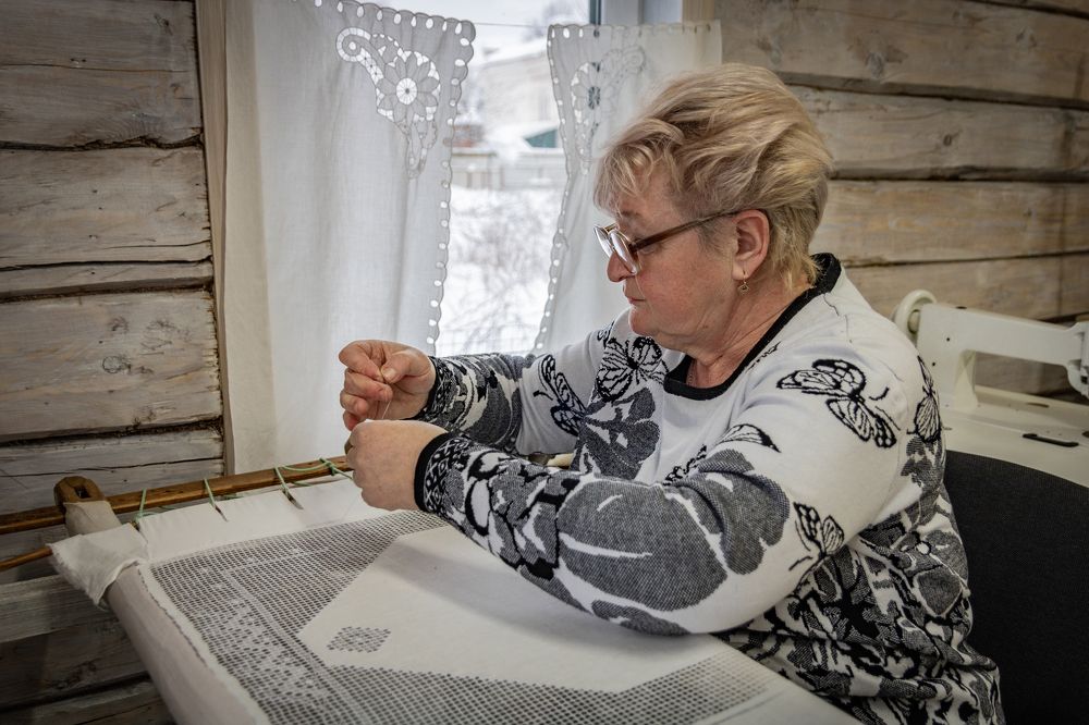 Вышивальщица