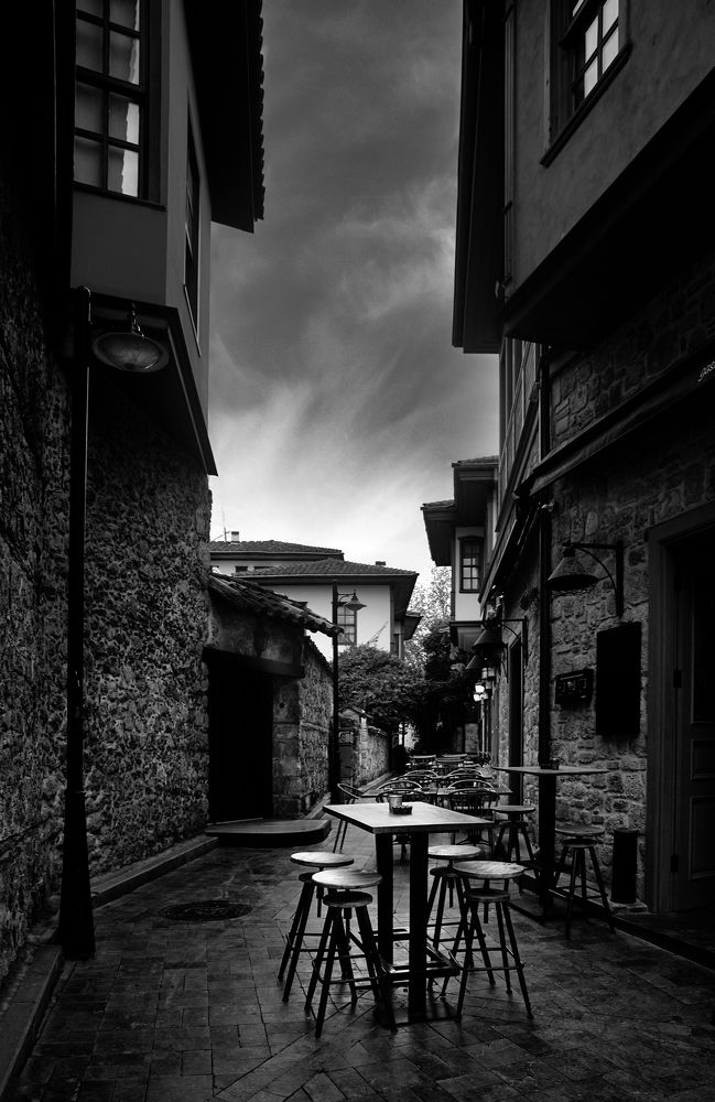An Afternoon Cafe of a Rainy Day