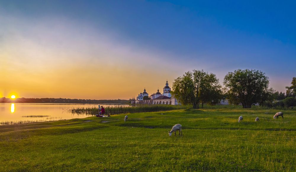 закат на озере Свирском