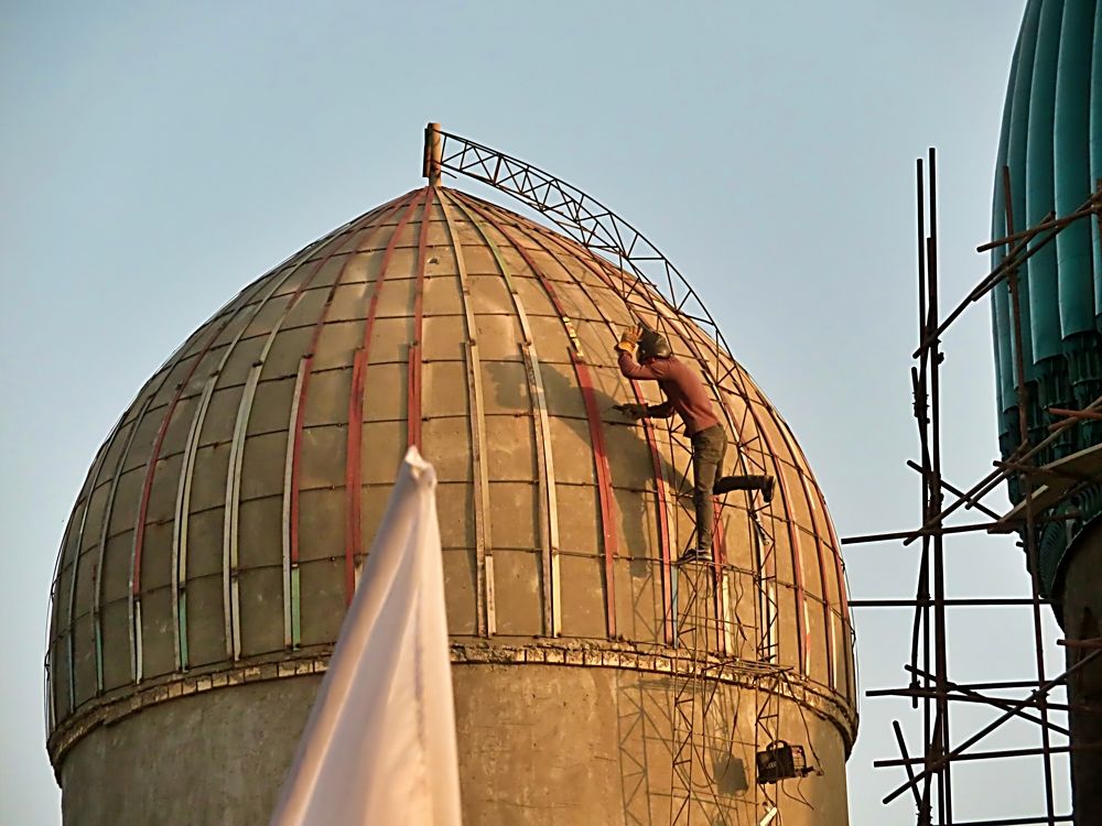 Work on top of a dome