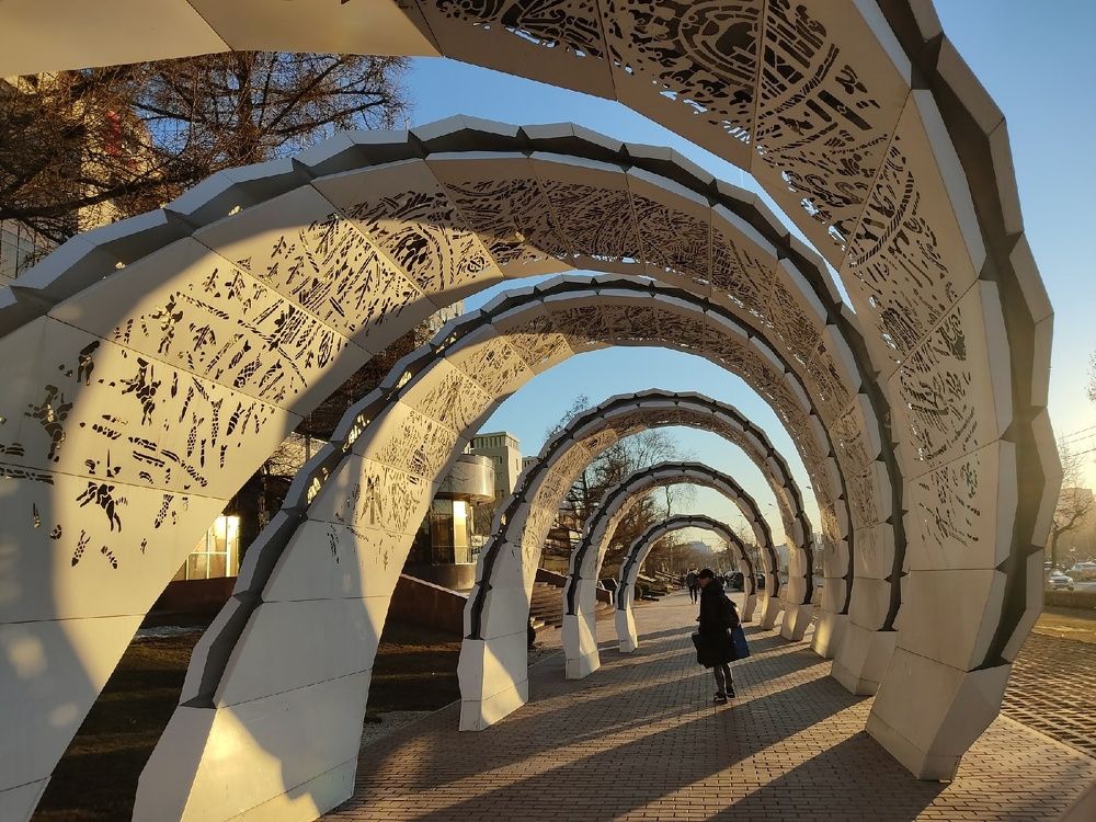 В тени весны